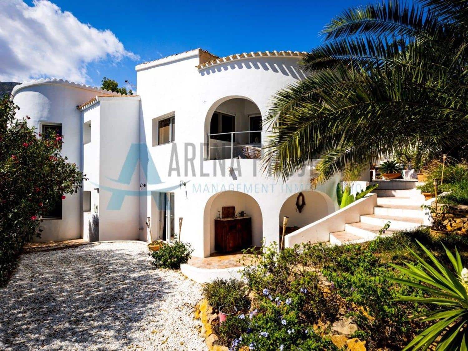 3 bedroom Villa for sale in Denia - € 628,000 (Ref: 8944306)