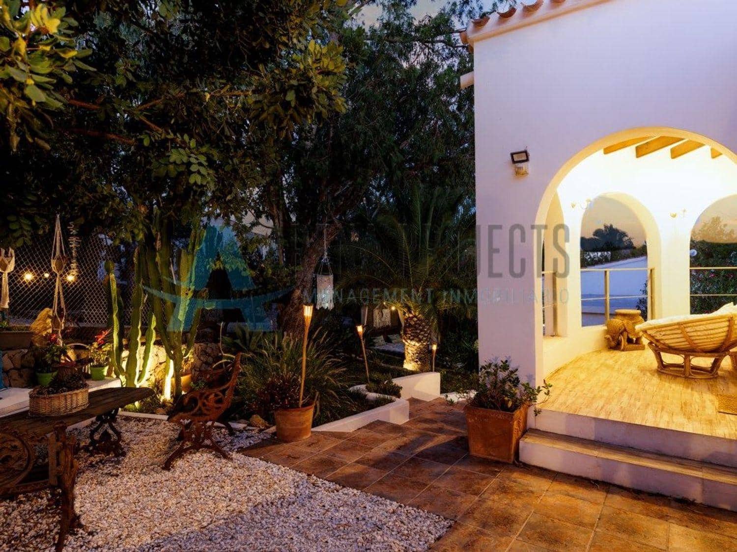 3 bedroom Villa for sale in Denia - € 628,000 (Ref: 8944306)