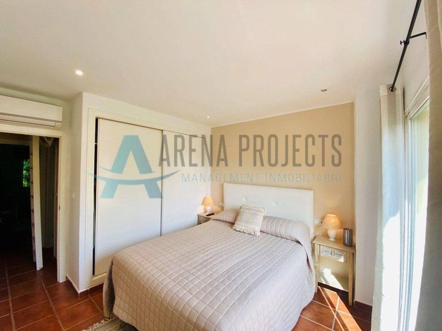 4 soveværelse Rækkehus til salg i Denia med swimmingpool garage - € 469.000 (Ref: 9116755)