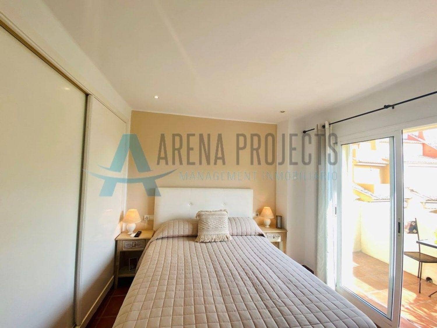 4 soveværelse Rækkehus til salg i Denia med swimmingpool garage - € 469.000 (Ref: 9116755)