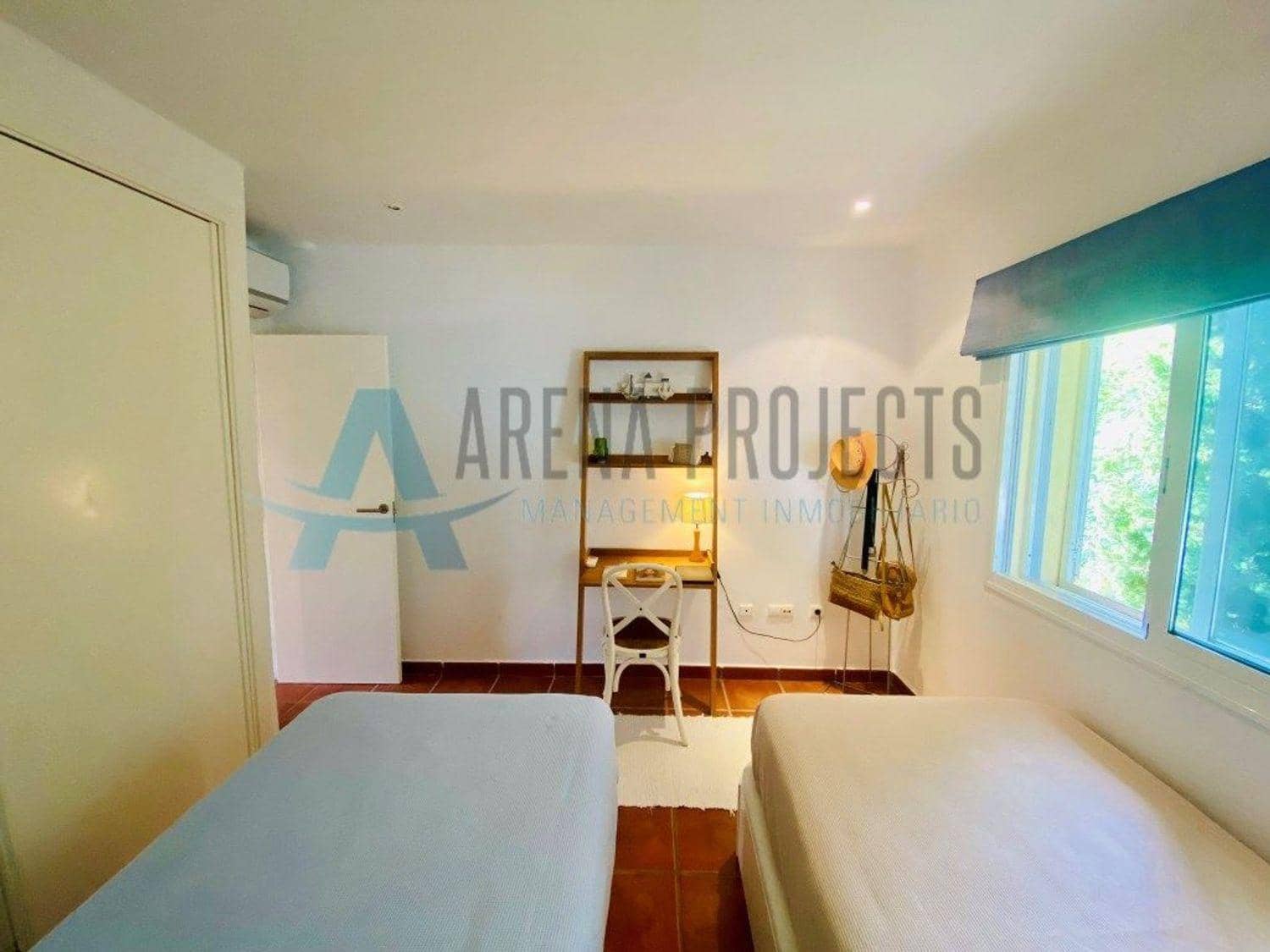 4 soveværelse Rækkehus til salg i Denia med swimmingpool garage - € 469.000 (Ref: 9116755)