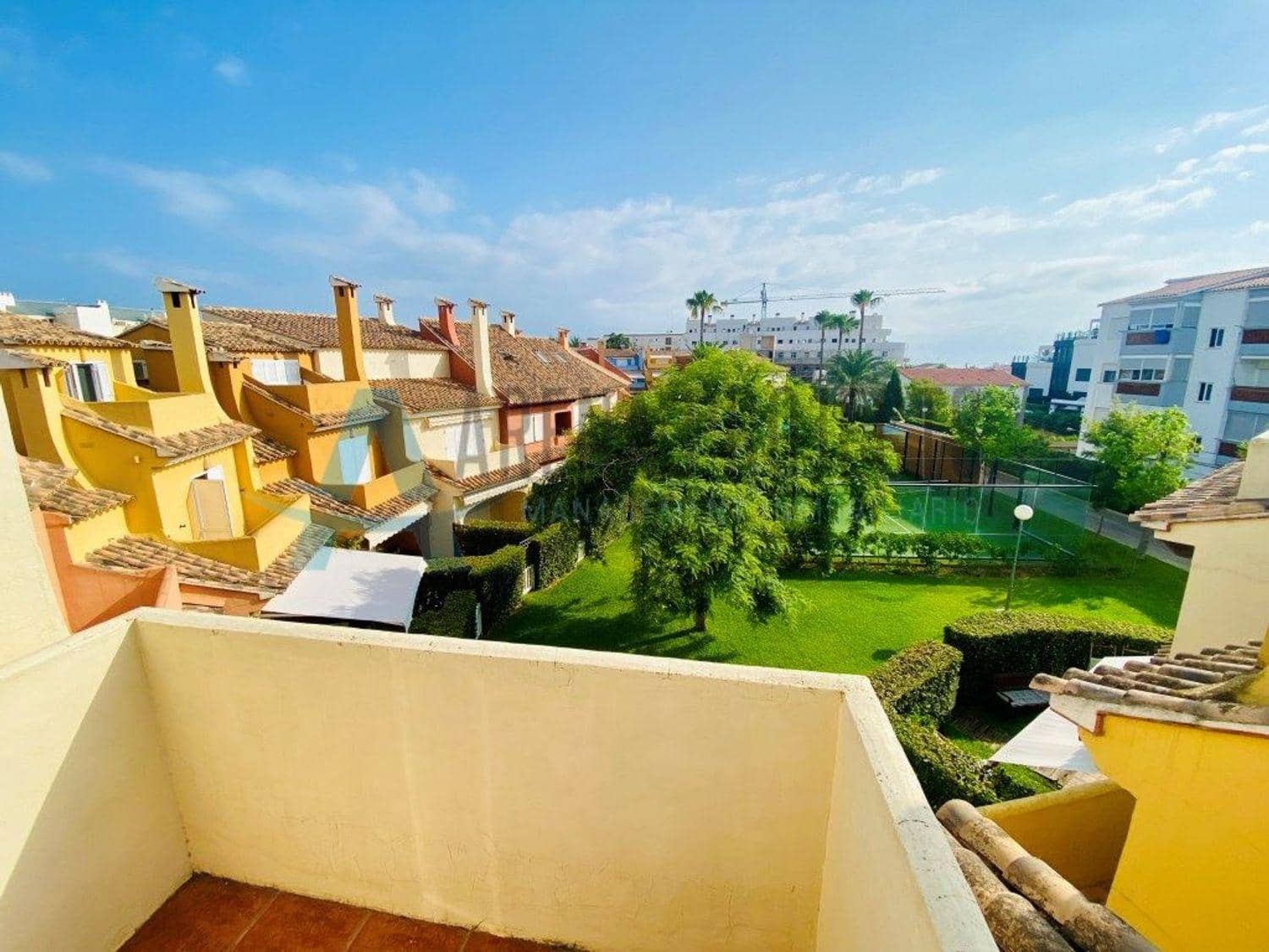 4 soveværelse Rækkehus til salg i Denia med swimmingpool garage - € 469.000 (Ref: 9116755)