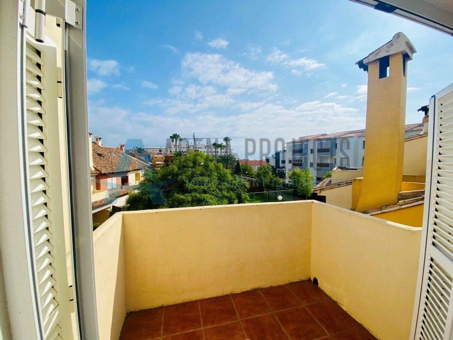 4 soveværelse Rækkehus til salg i Denia med swimmingpool garage - € 469.000 (Ref: 9116755)