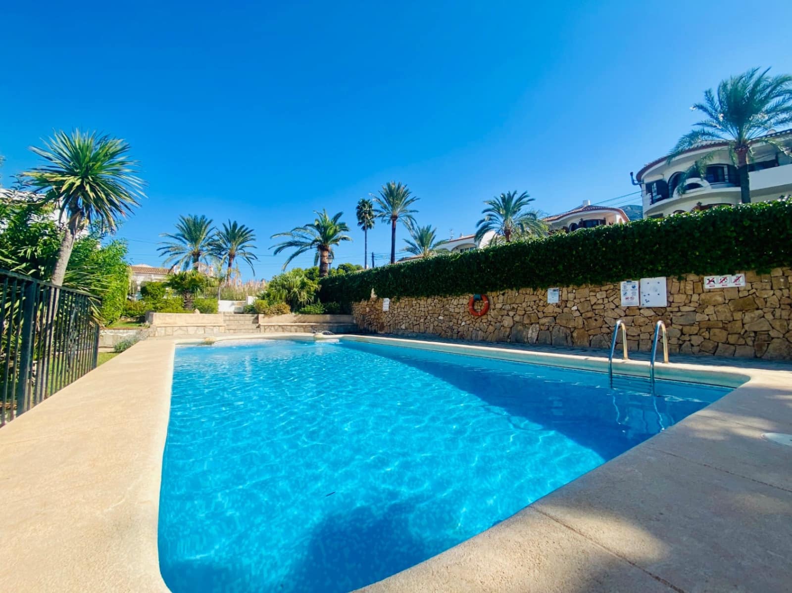 2 sypialnia Dom szeregowy na sprzedaż w Denia z basenem - 315 000 € (Ref: 9200776)