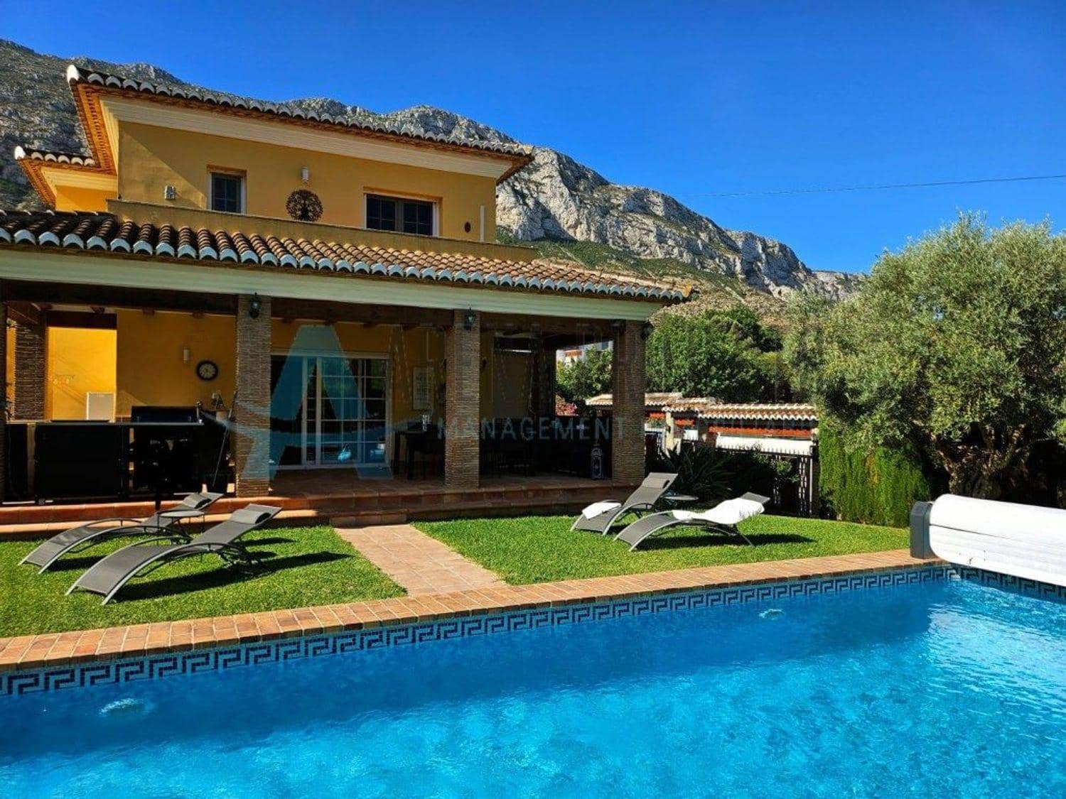 4 soveværelse Villa til salg i Denia med garage - € 855.000 (Ref: 9239836)