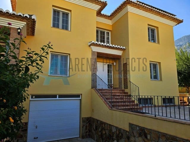 4 soveværelse Villa til salg i Dénia med garage - € 855.000 (Ref: 9239836)