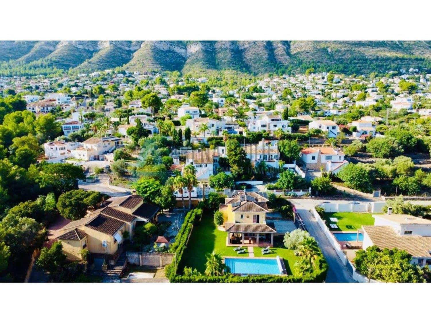 4 soveværelse Villa til salg i Denia med garage - € 855.000 (Ref: 9239836)