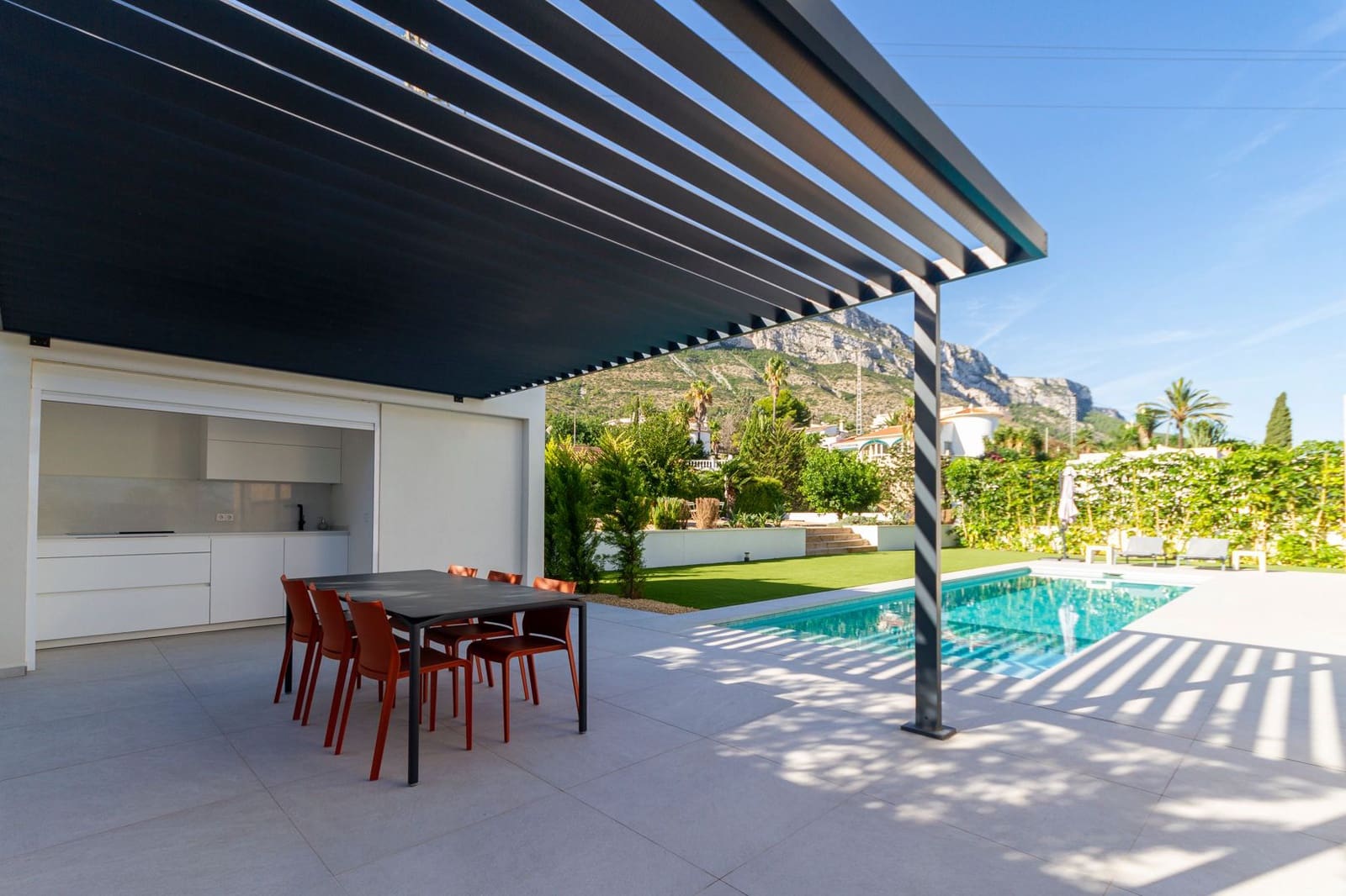 3 chambre Villa/Maison à vendre à Denia avec piscine garage - 1 295 000 € (Ref: 9400121)