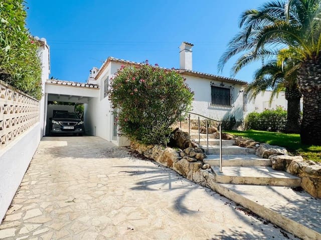 Chalet de 2 habitaciones en Dénia en venta - 346.000 € (Ref: 9402565)