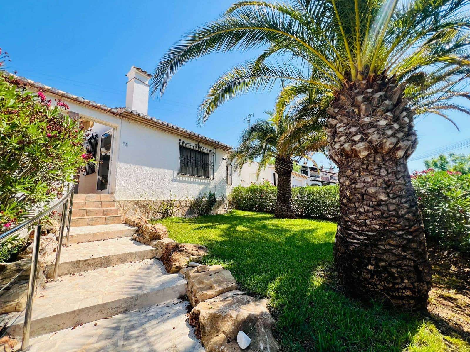 Chalet de 2 habitaciones en Dénia en venta - 346.000 € (Ref: 9402565)