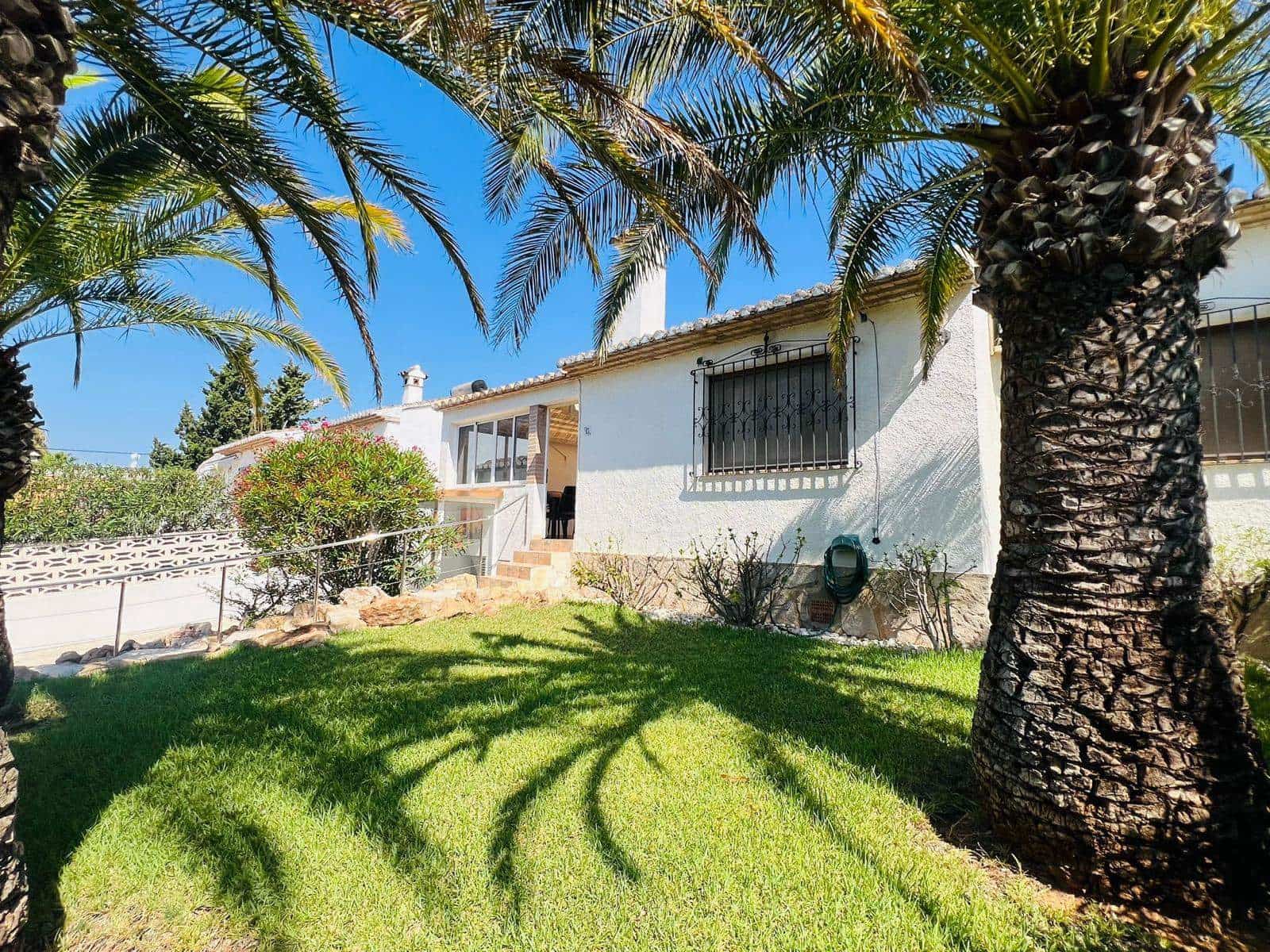 Chalet de 2 habitaciones en Dénia en venta - 346.000 € (Ref: 9402565)