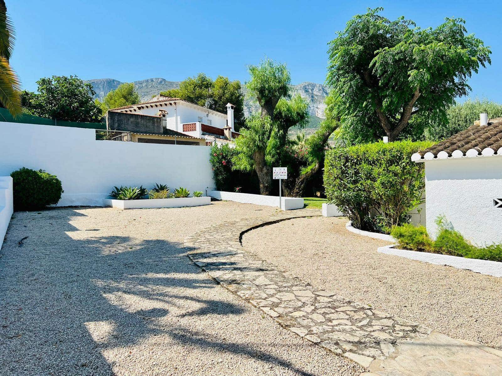 Chalet de 2 habitaciones en Dénia en venta - 346.000 € (Ref: 9402565)