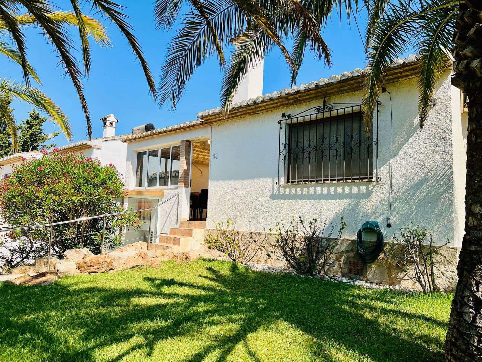 Chalet de 2 habitaciones en Dénia en venta - 346.000 € (Ref: 9402565)