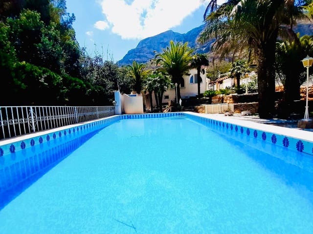 Chalet de 3 habitaciones en Dénia en venta con piscina - 399.000 € (Ref: 9438946)