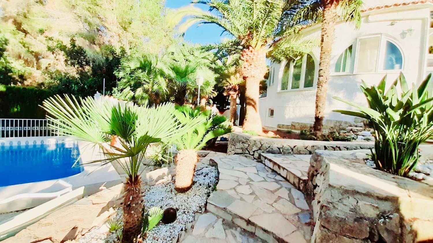 Chalet de 3 habitaciones en Dénia en venta con piscina - 399.000 € (Ref: 9438946)