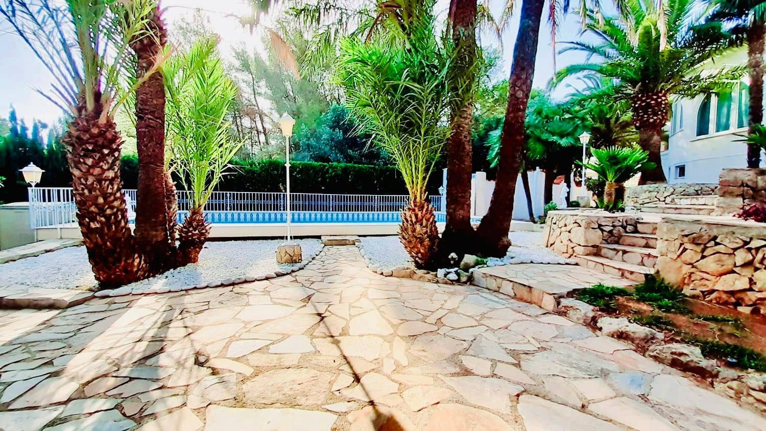 Chalet de 3 habitaciones en Dénia en venta con piscina - 399.000 € (Ref: 9438946)