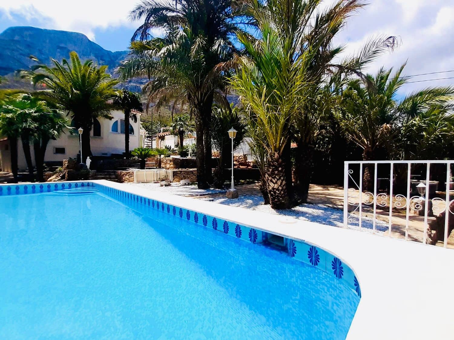 Chalet de 3 habitaciones en Dénia en venta con piscina - 399.000 € (Ref: 9438946)
