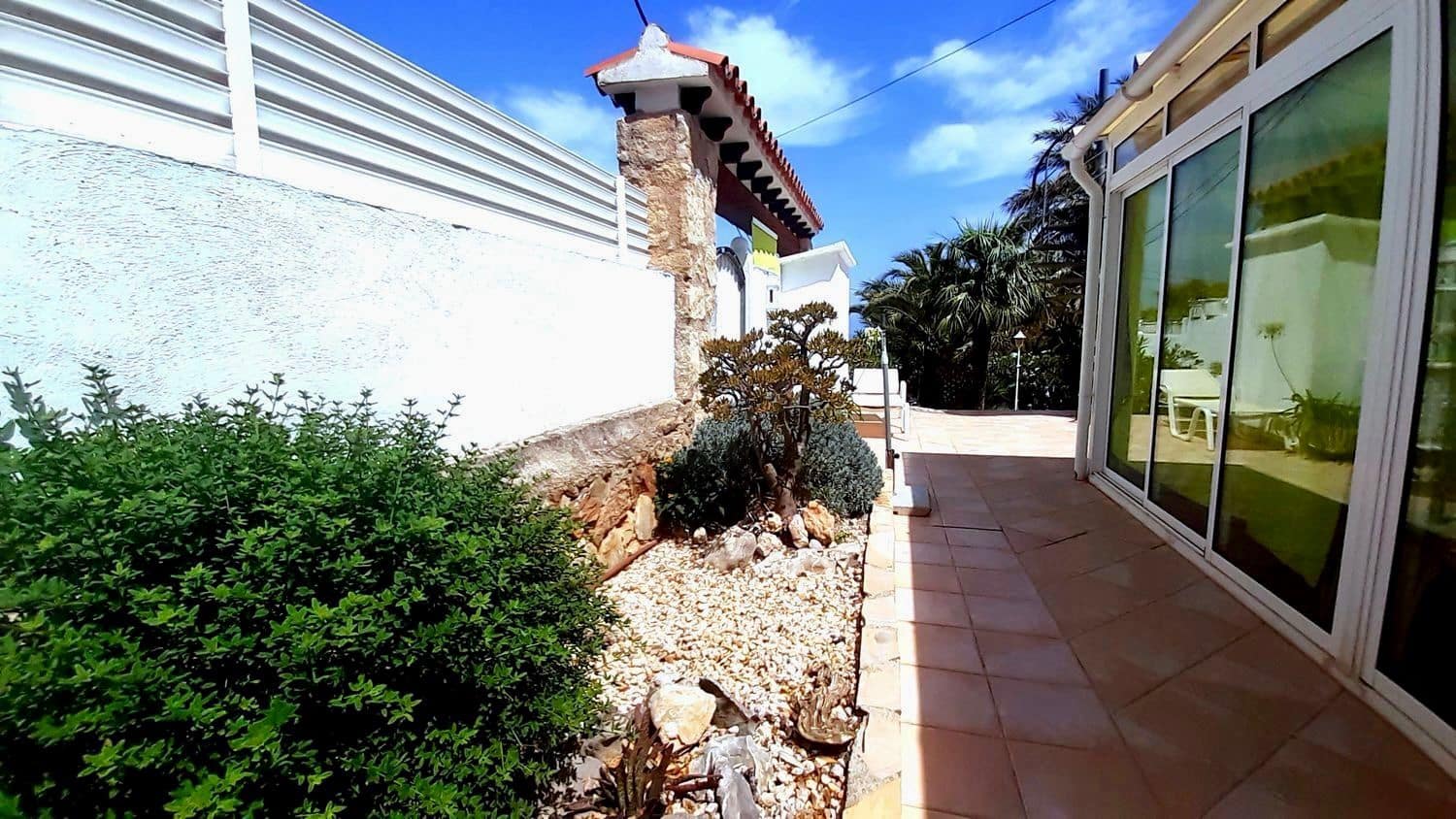 Chalet de 3 habitaciones en Dénia en venta con piscina - 399.000 € (Ref: 9438946)