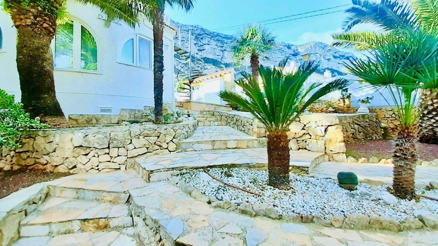 Chalet de 3 habitaciones en Dénia en venta con piscina - 399.000 € (Ref: 9438946)