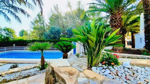 Chalet de 3 habitaciones en Dénia en venta con piscina - 399.000 € (Ref: 9438946)