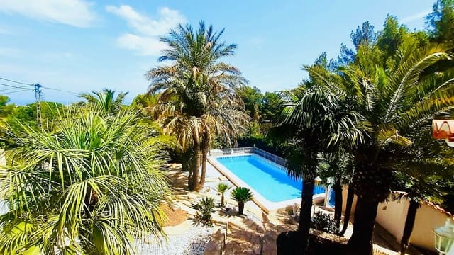 Chalet de 3 habitaciones en Dénia en venta con piscina - 399.000 € (Ref: 9438946)