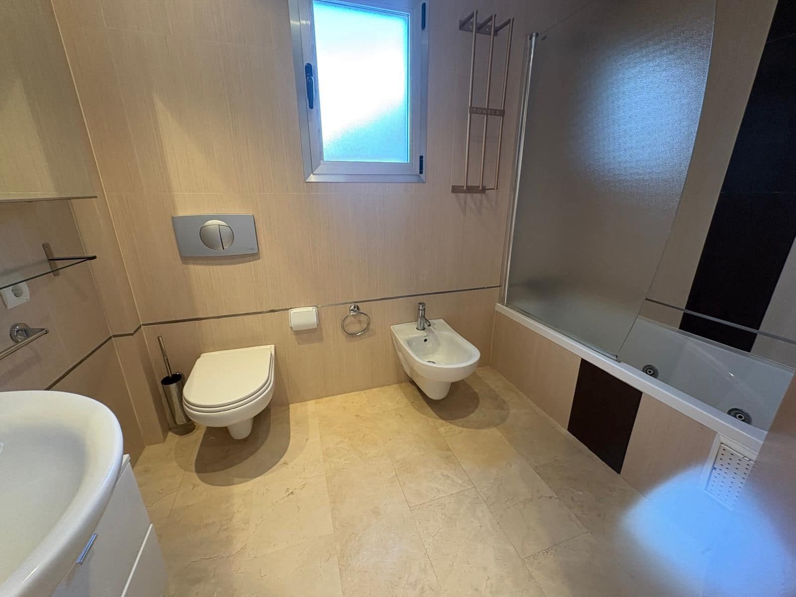 3 makuuhuone Asunto myytävänä paikassa Pego mukana uima-altaan 
autotalli - 295 000 € (Ref: 9506260)