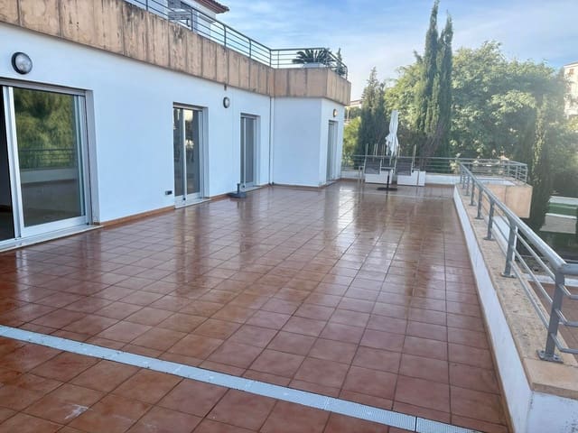 3 makuuhuone Asunto myytävänä paikassa Pego mukana uima-altaan 
autotalli - 295 000 € (Ref: 9506260)