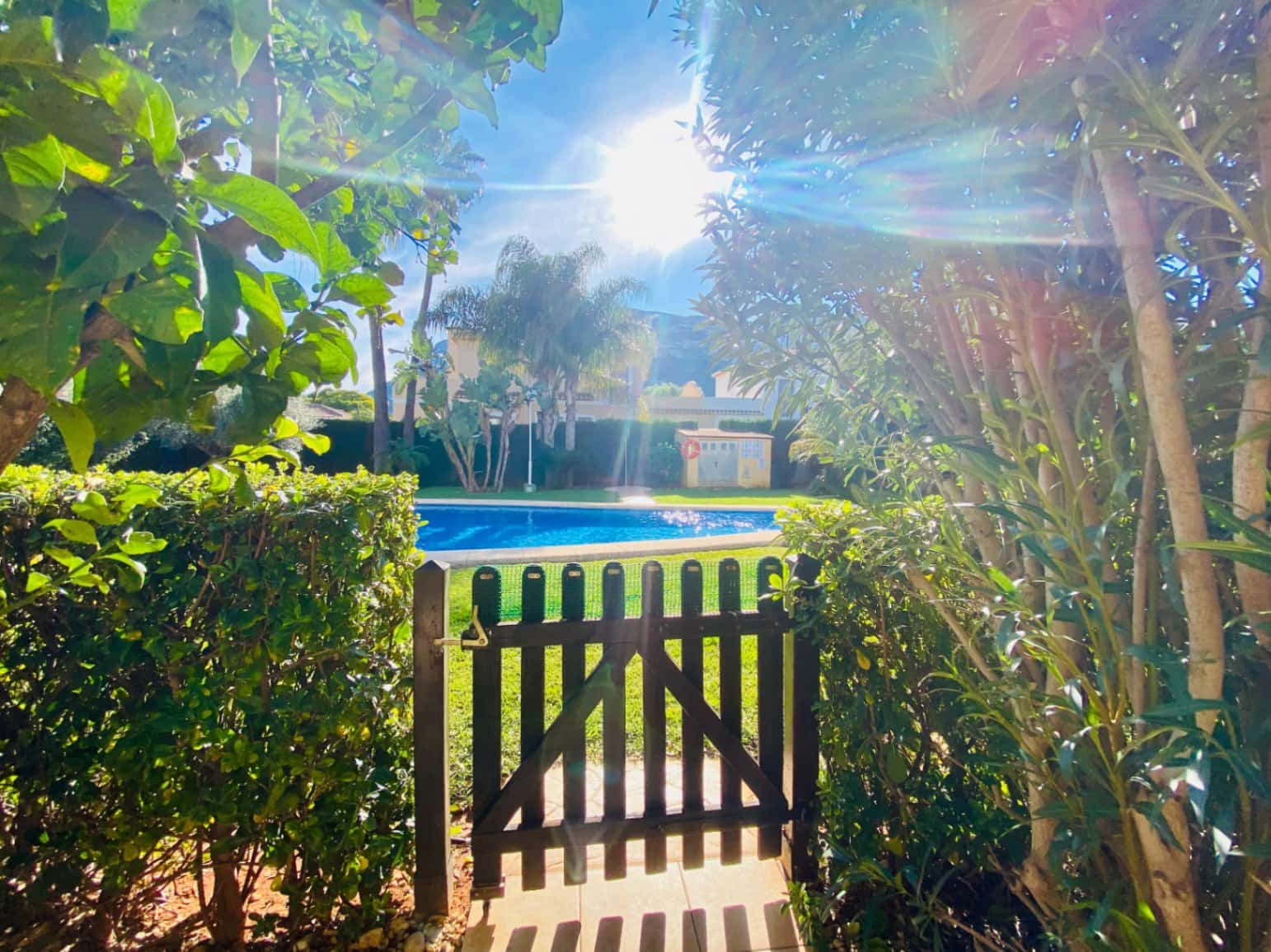 2 soveværelse Rækkehus til salg i Denia med swimmingpool garage - € 309.000 (Ref: 9506593)