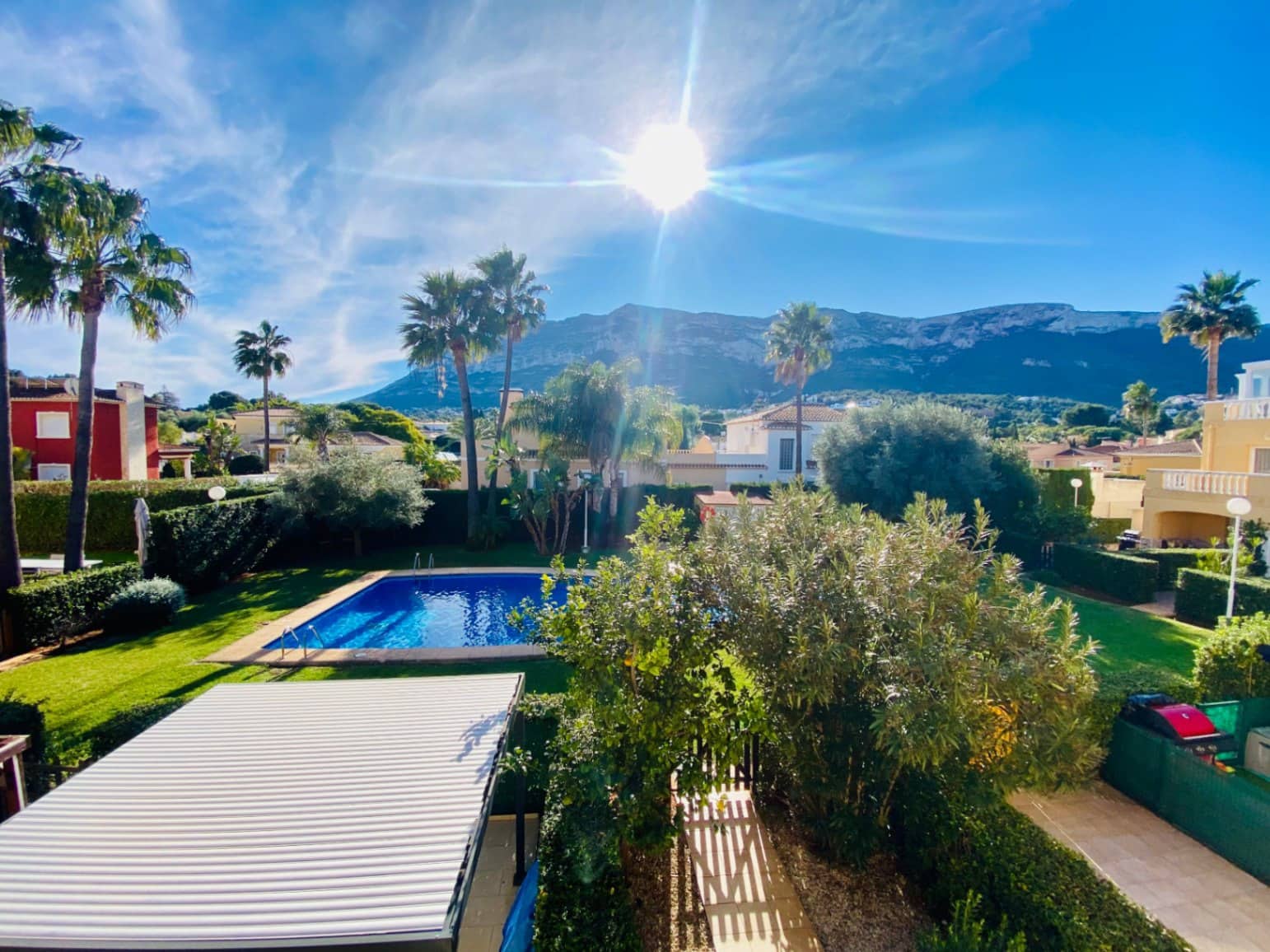 2 soveværelse Rækkehus til salg i Denia med swimmingpool garage - € 309.000 (Ref: 9506593)