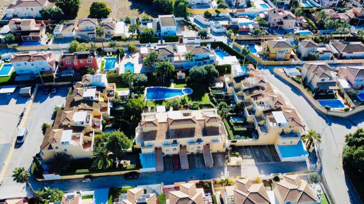 2 soveværelse Rækkehus til salg i Denia med swimmingpool garage - € 309.000 (Ref: 9506593)