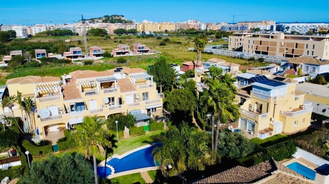 2 soveværelse Rækkehus til salg i Dénia med swimmingpool garage - € 309.000 (Ref: 9506593)