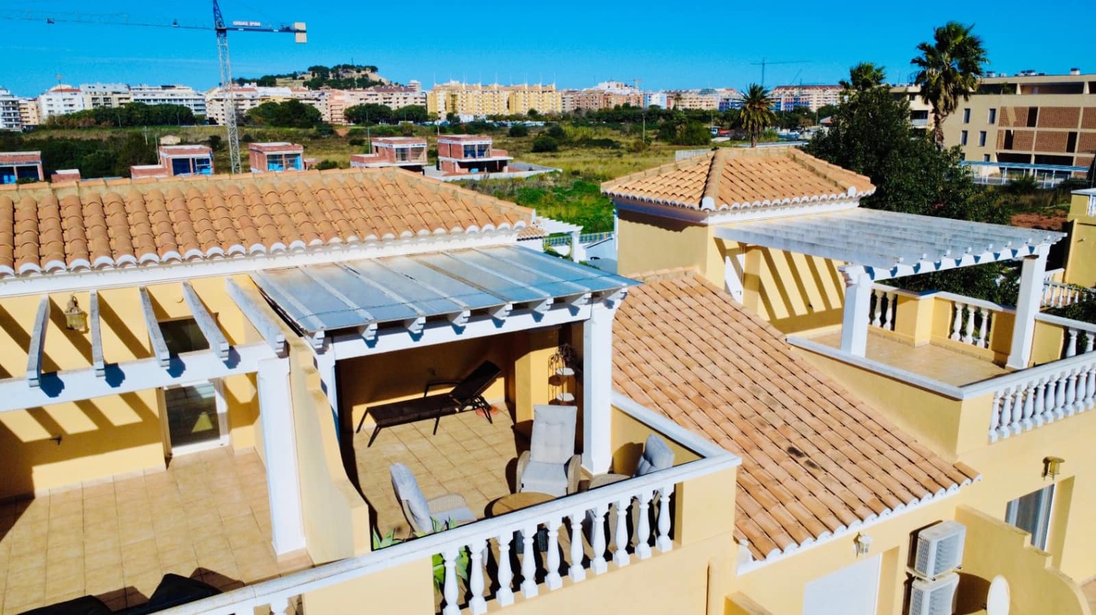 2 soveværelse Rækkehus til salg i Denia med swimmingpool garage - € 309.000 (Ref: 9506593)