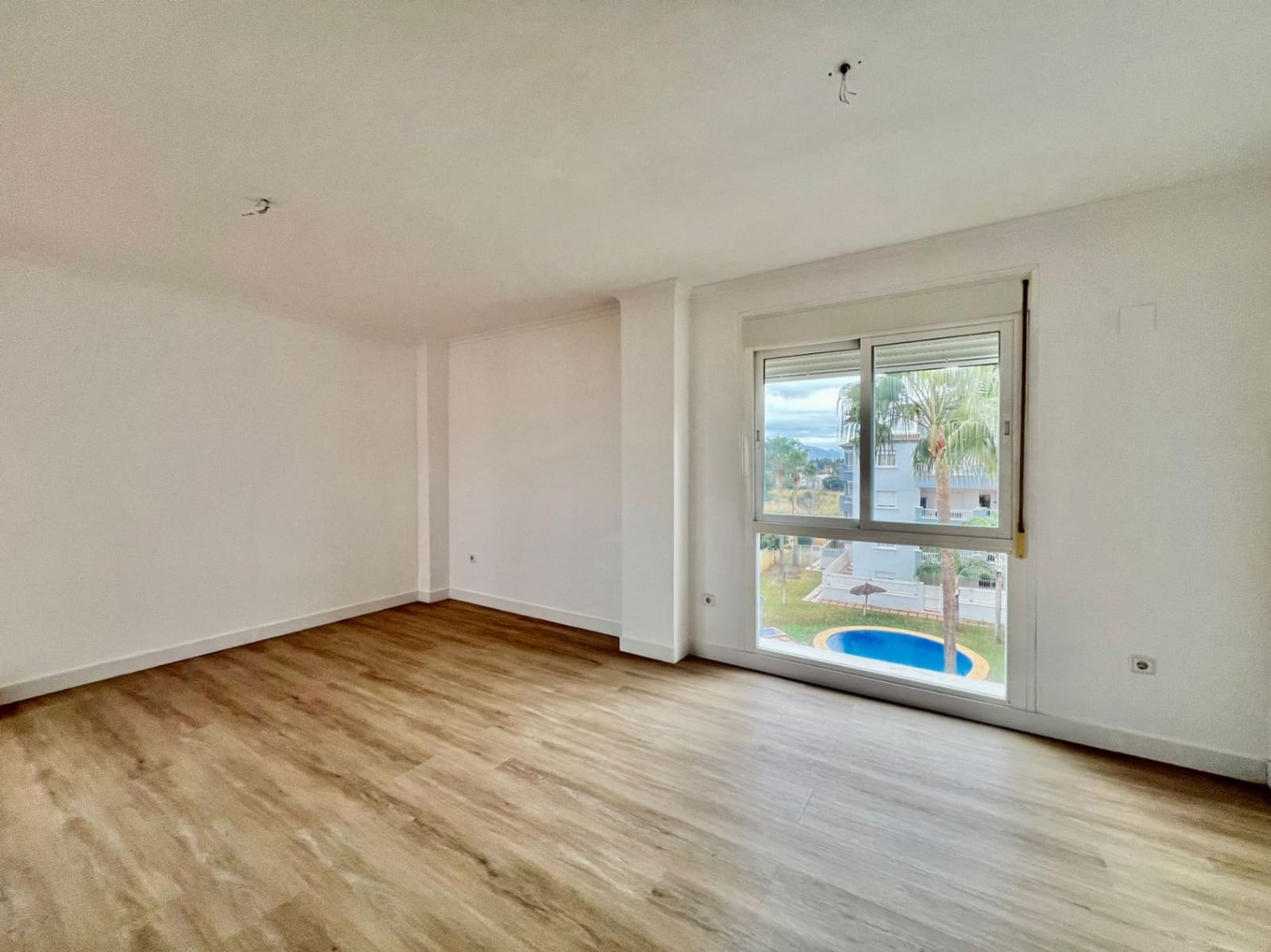 2 bedroom Apartment for sale in Denia with pool garage - € 270,000 (Ref: 9523344)