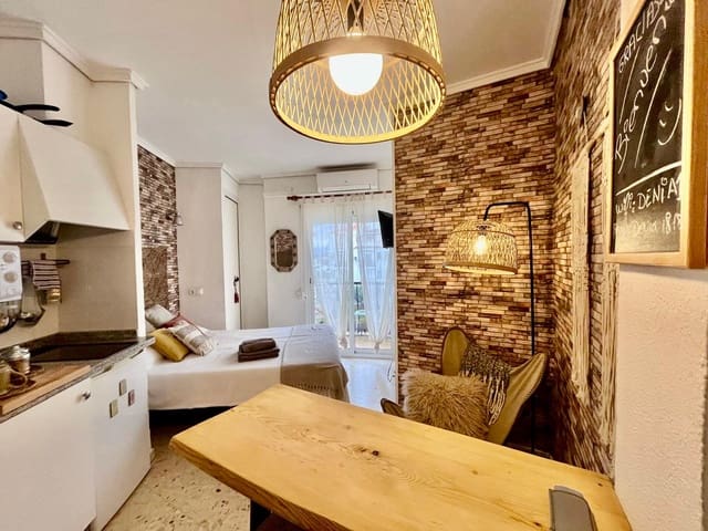 Studio te koop in Dénia met zwembad garage - € 115.000 (Ref: 9523345)