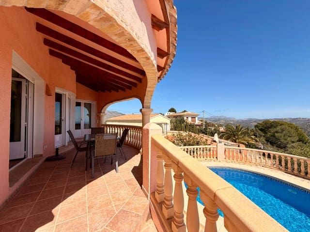 3 bedroom Villa for sale in Calpe / Calp with pool garage - € 575,000 (Ref: 9743998)