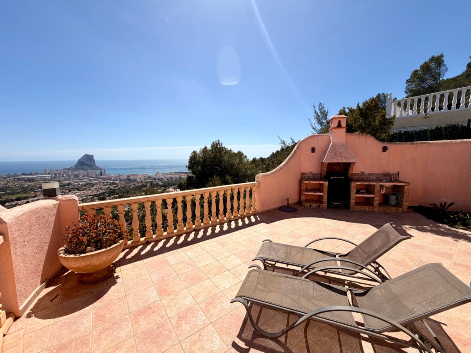 3 bedroom Villa for sale in Calpe / Calp with pool garage - € 575,000 (Ref: 9743998)