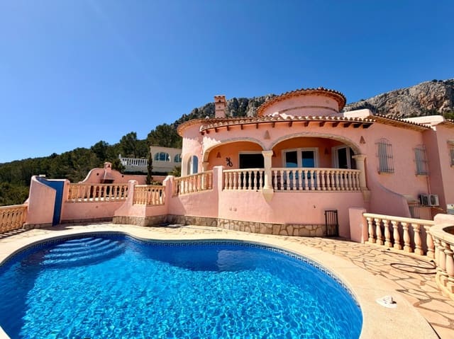 3 bedroom Villa for sale in Calpe / Calp with pool garage - € 575,000 (Ref: 9743998)