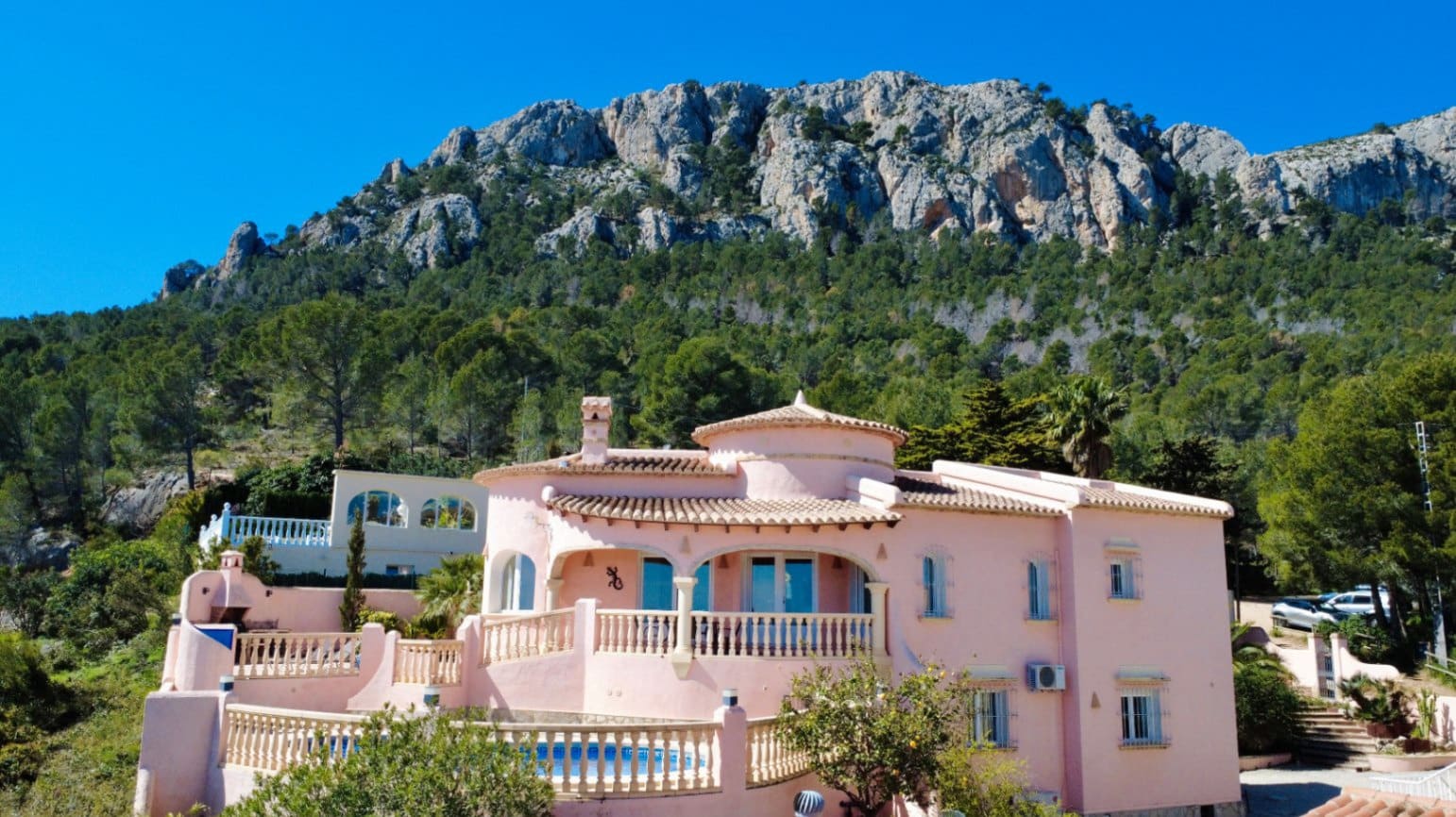 3 bedroom Villa for sale in Calpe / Calp with pool garage - € 575,000 (Ref: 9743998)