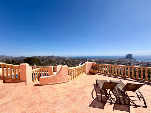 3 bedroom Villa for sale in Calpe / Calp with pool garage - € 575,000 (Ref: 9743998)