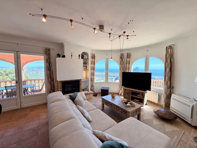 3 bedroom Villa for sale in Calpe / Calp with pool garage - € 575,000 (Ref: 9743998)