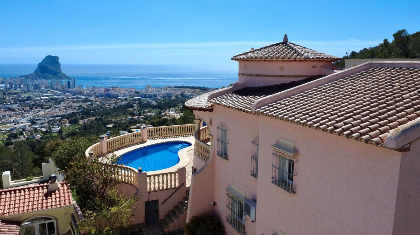 3 bedroom Villa for sale in Calpe / Calp with pool garage - € 575,000 (Ref: 9743998)