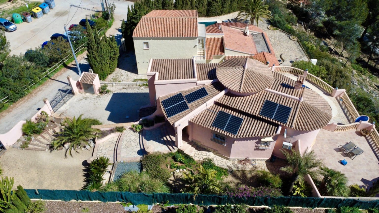 3 bedroom Villa for sale in Calpe / Calp with pool garage - € 575,000 (Ref: 9743998)