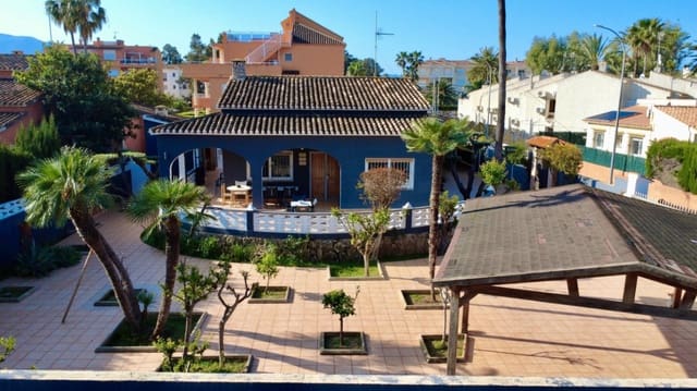 3 sovrum Villa till salu i Dénia med pool garage - 695 000 € (Ref: 9743999)