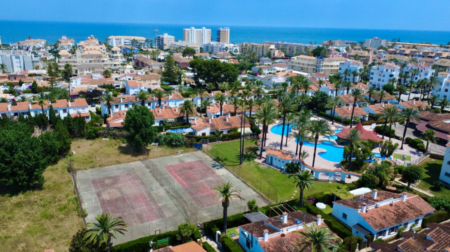 3 quarto Moradia em Banda para venda em Denia com piscina garagem - 313 000 € (Ref: 9872693)