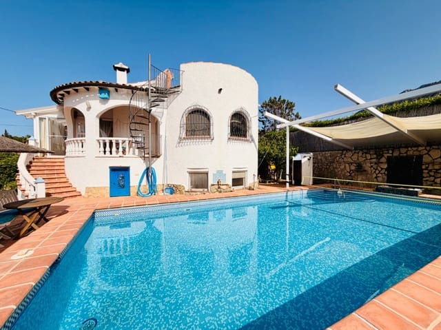 3 chambre Villa/Maison à vendre à Dénia avec piscine garage - 620 000 € (Ref: 9883843)