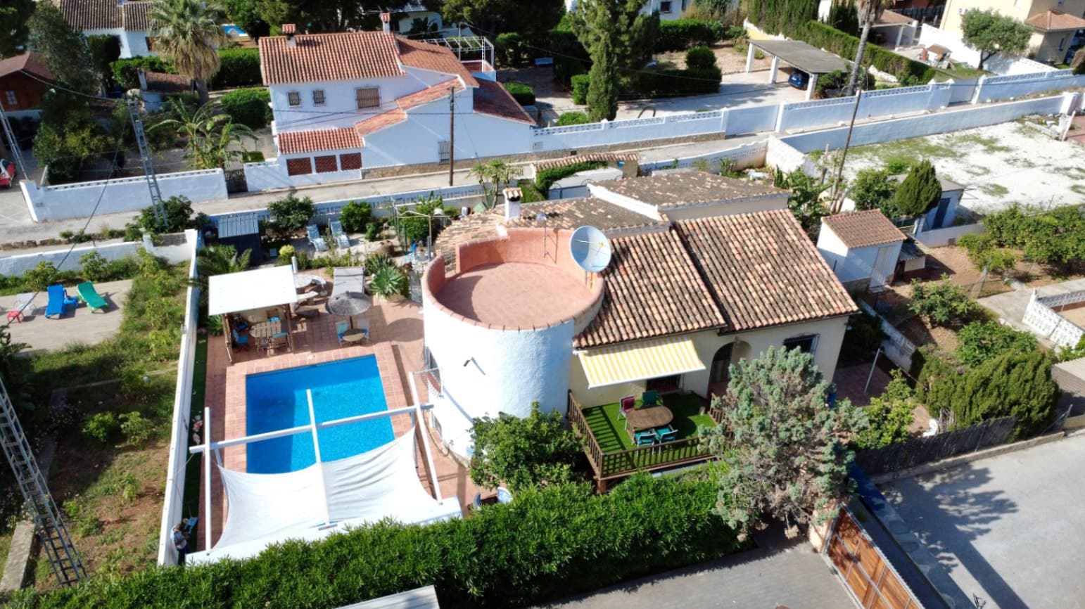 3 bedroom Villa for sale in Denia with pool garage - € 620,000 (Ref: 9883843)
