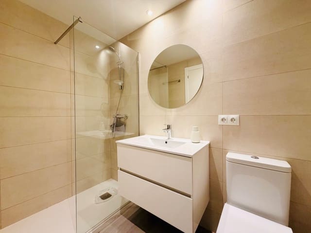 2 makuuhuone Asunto myytävänä paikassa Centro Urbano, Dénia mukana uima-altaan 
autotalli - 377 000 € (Ref: 9930005)