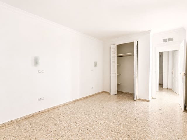 3 bedroom Terraced Villa for sale in Dénia with garage - € 350,000 (Ref: 9997581)