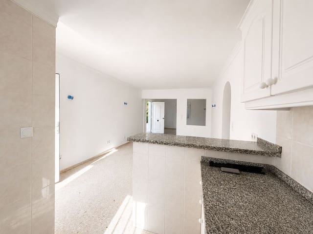 3 bedroom Terraced Villa for sale in Dénia with garage - € 350,000 (Ref: 9997581)