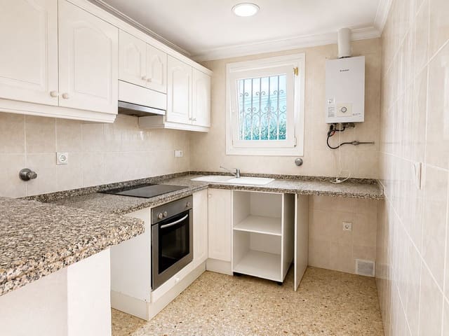 3 bedroom Terraced Villa for sale in Dénia with garage - € 350,000 (Ref: 9997581)